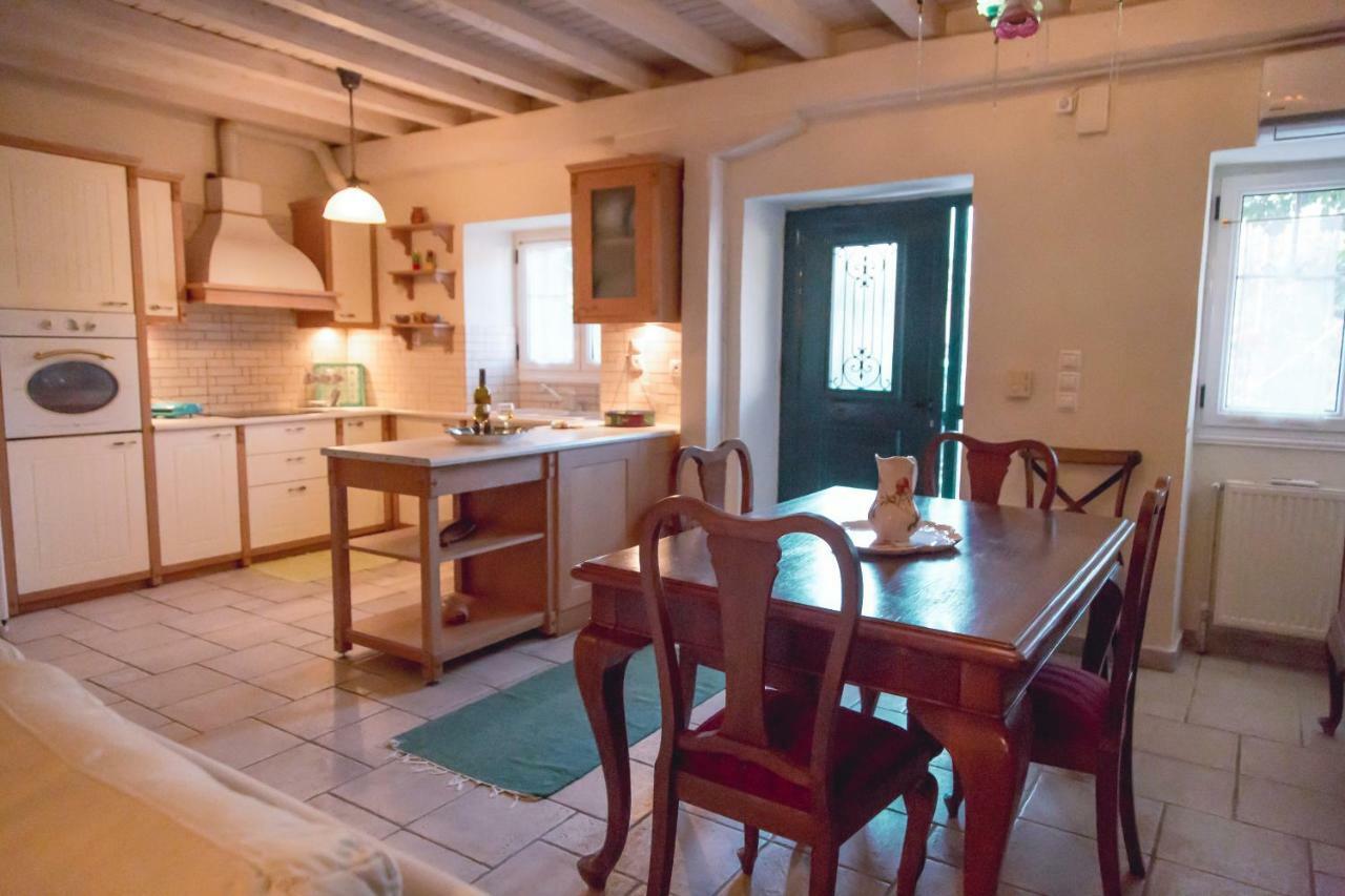 Traditional House In The Centre Of Vasiliki Exterior foto